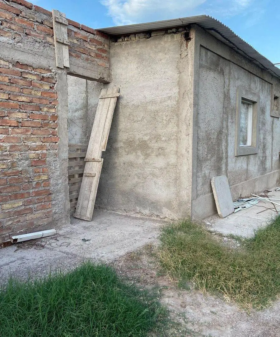 LOTE CON CASA EN OBRA Barrio Cerrado 3
