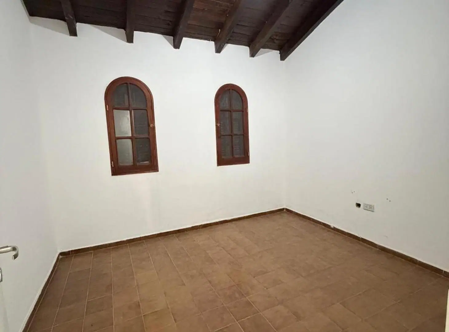 ESTRATÉGICA CASA EN 5TA SECCIÓN OESTE 8