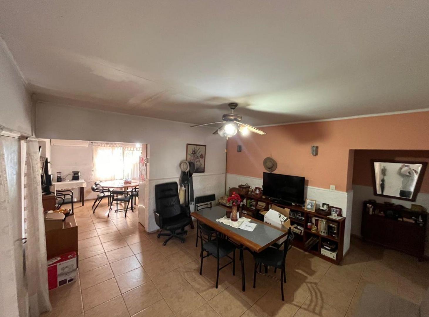 Foto de VENTA DE CASA Y DPTO CALLE A. DEL VALLE GODOY CRUZ, imagen 3