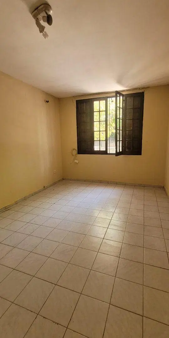 CASA 4 HABITACIONES EN VENTA - LAS HERAS 4