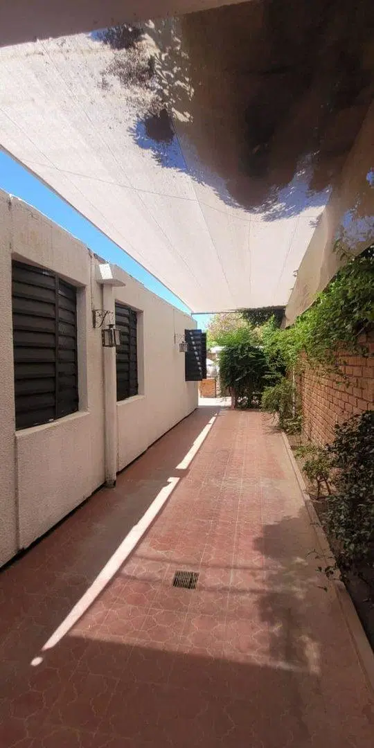 CASA 4 HABITACIONES EN VENTA - LAS HERAS 2
