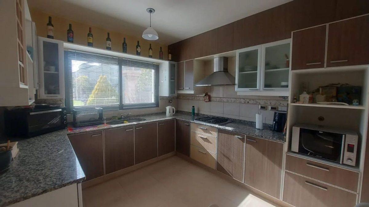 Foto de HERMOSA CASA EN BARRIO PRIVADO LOS SOLARES, MAIPU., imagen 1