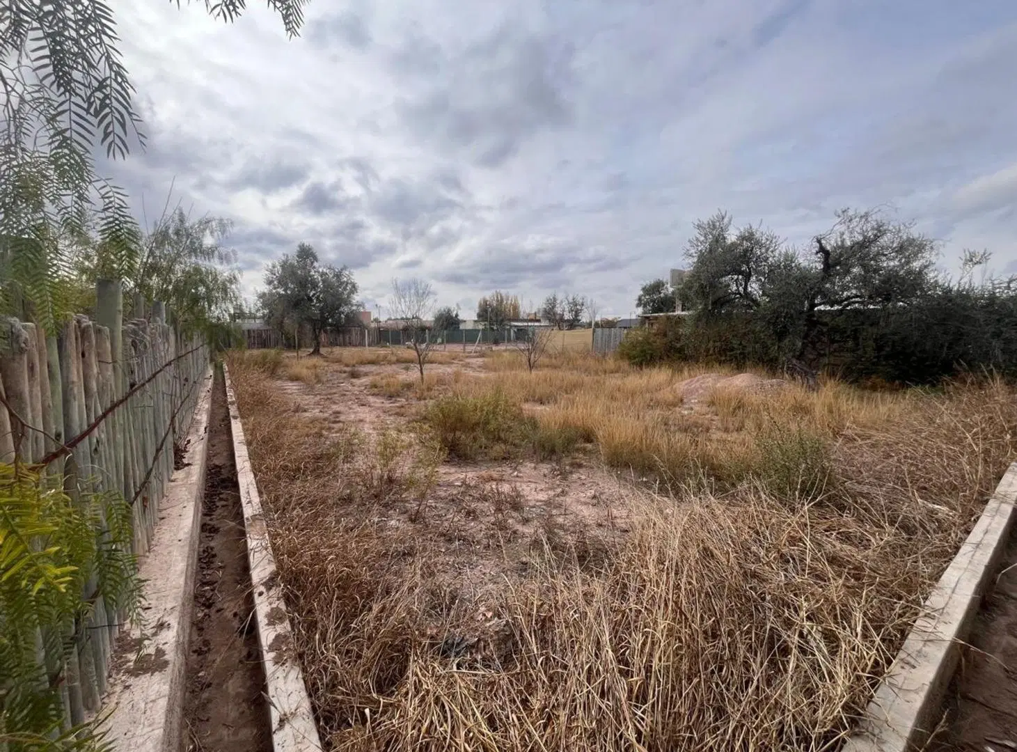 VENTA DE LOTE BARRIO QUINTAS DE RUSSEL- MAIPU 4