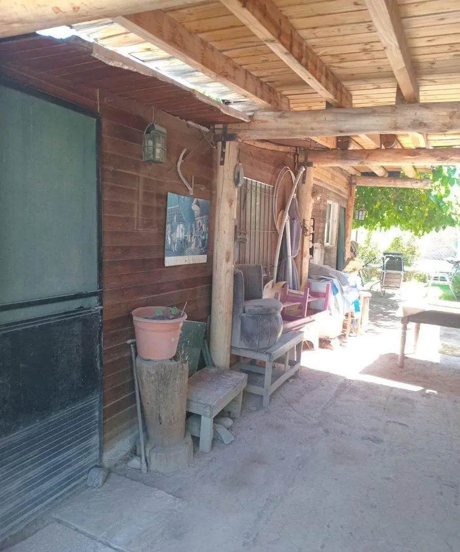 Terreno en venta con cabaña y pileta 1