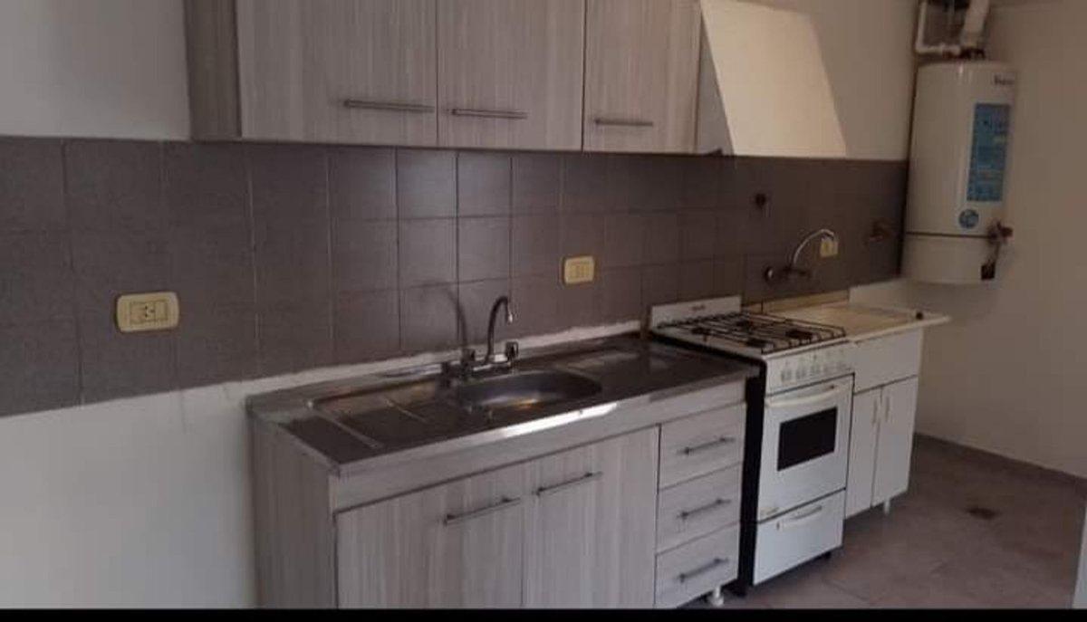 Foto de DUPLEX EN VENTA EN CALLE RIOJA DE CDAD DE MENDOZA, imagen 5