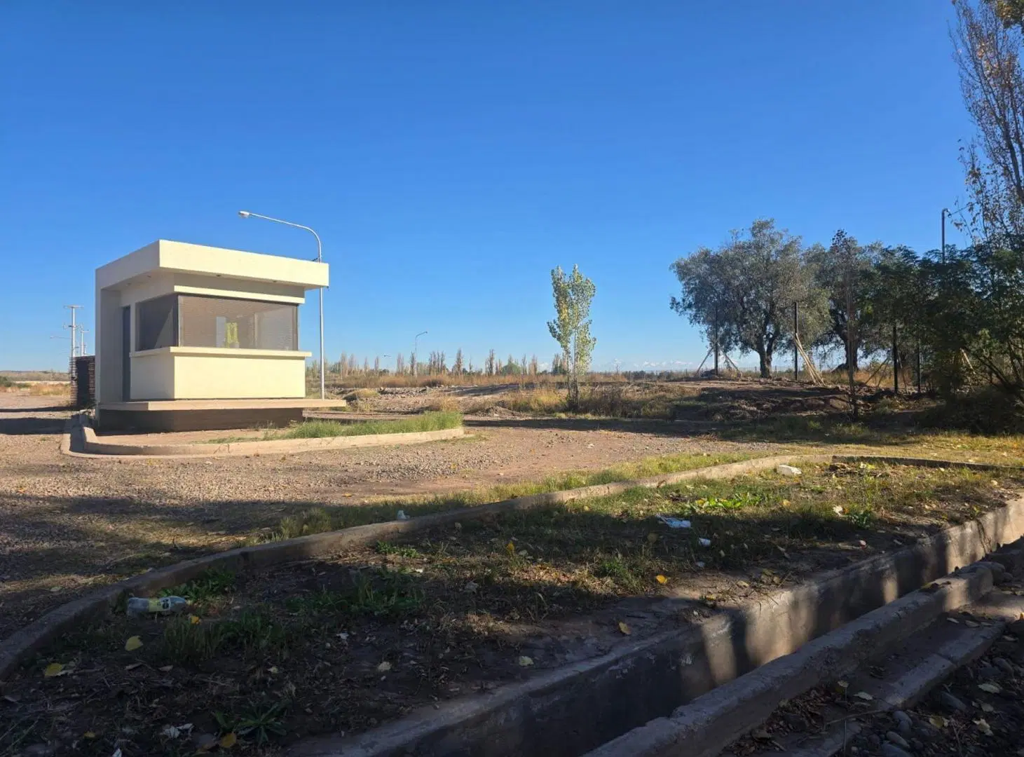 VENTA DE LOTE EN BARRIO LA ARBEQUINA DE MAIPÚ 4