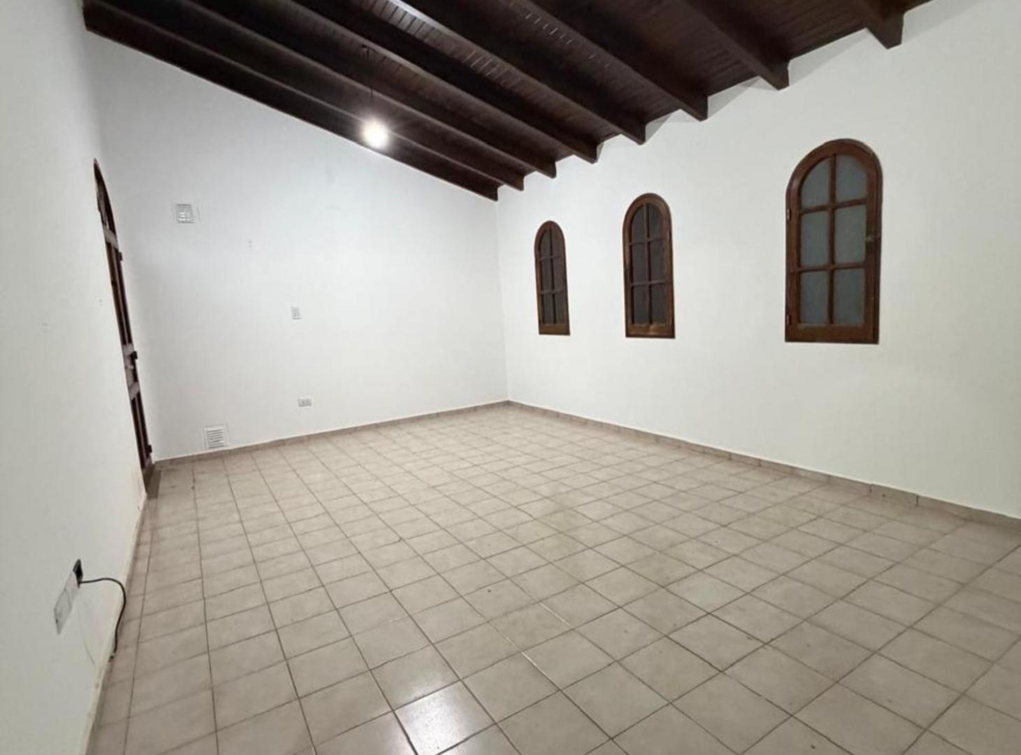 Foto de ESTRATÉGICA CASA EN 5TA SECCIÓN OESTE, imagen 1