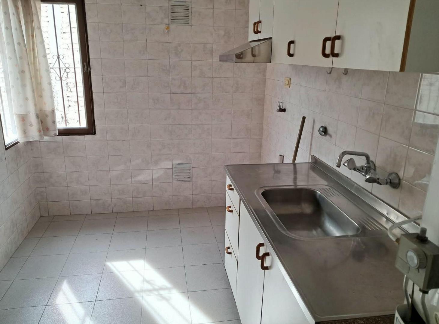 Foto de ALQUILER DEPTO 2 HAB -1ER PISO- CALLE SERPA,LUJAN., imagen 3