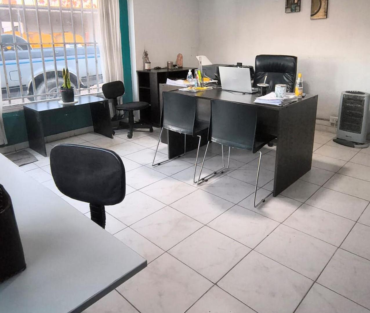 Foto de GALPON, OFICINAS, CASA Y AMPLIA PLAYA, imagen 5