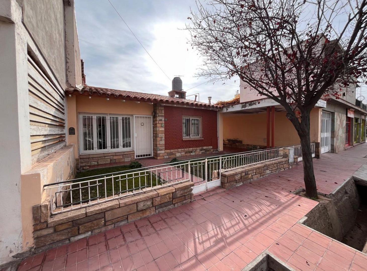 Foto de VENTA DE CASA CALLE CROCE B° AERONAUTICO-LAS HERAS, imagen 2
