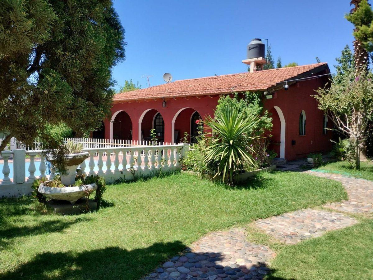 Foto de HERMOSA CASA EN BARRIO LOS AROMOS EN VENTA, imagen 1