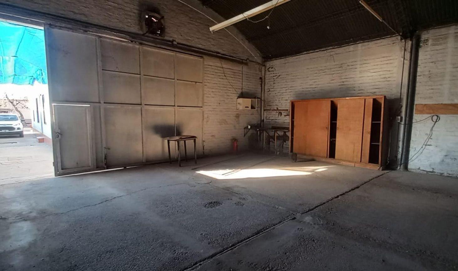 Foto de VENTA CASA + OFICINA + GALPON EN CENTRO MAIPU, imagen 5