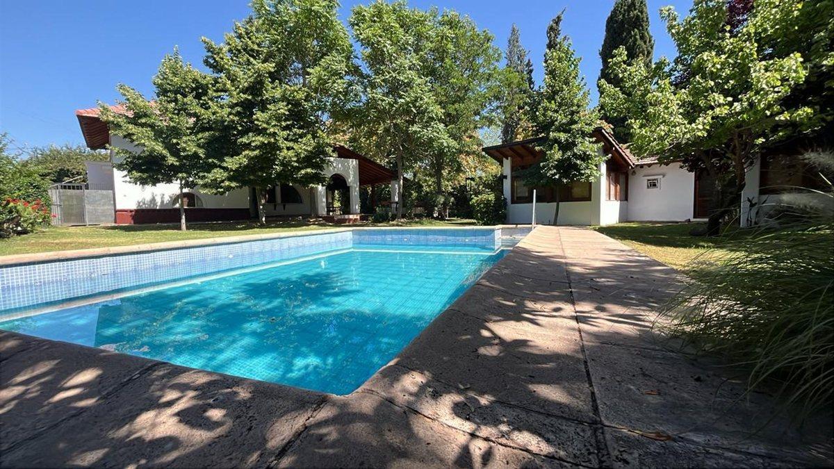 Foto de CASA CON PILETA + DPTO Y QUINCHO -CHACRAS DE CORIA, imagen 5
