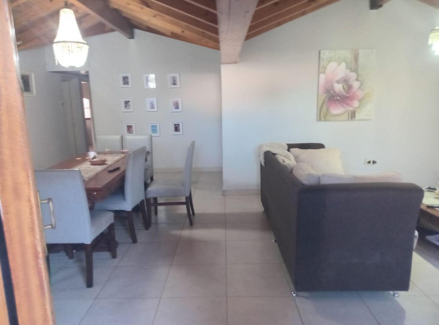 Foto de VENTA DE CASA EN VISTALBA, BARRIO SEMI PRIVADO, imagen 1