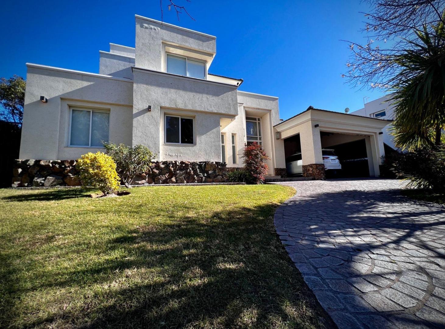 Foto de GRAN CASA BARRIO PRIVADO PUEYRREDON, imagen 2