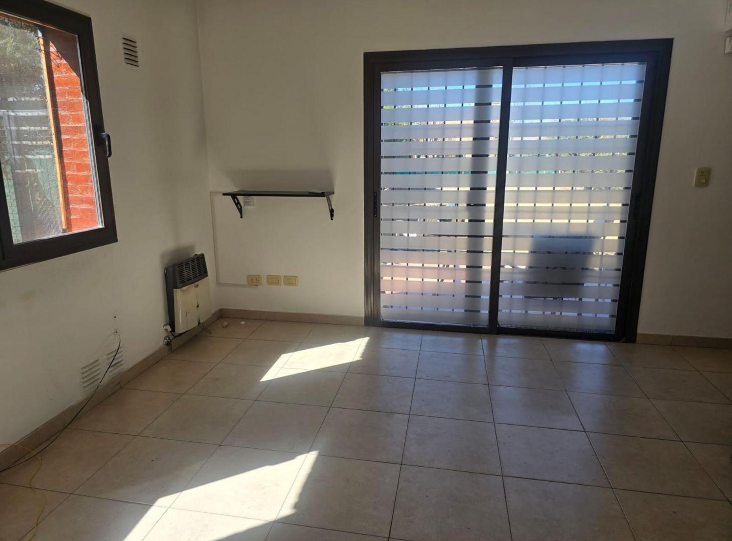 Foto de CASA EN ALQUILER EN VISTALBA CON PILETA, imagen 5