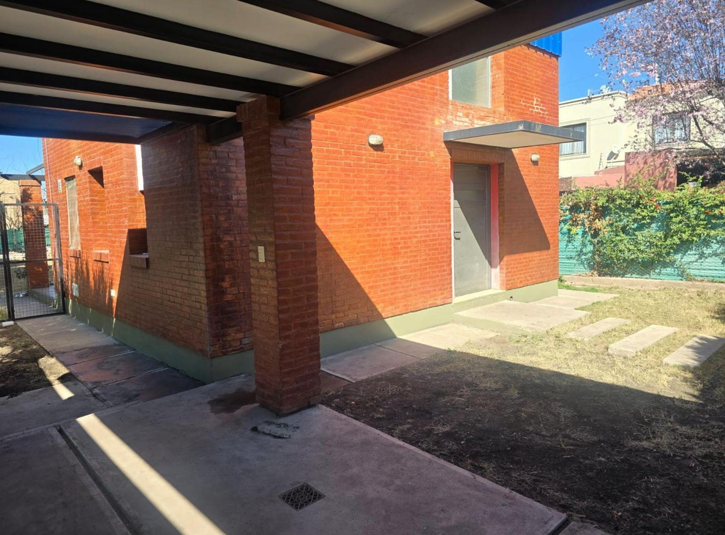 Foto de CASA EN ALQUILER EN VISTALBA CON PILETA, imagen 3
