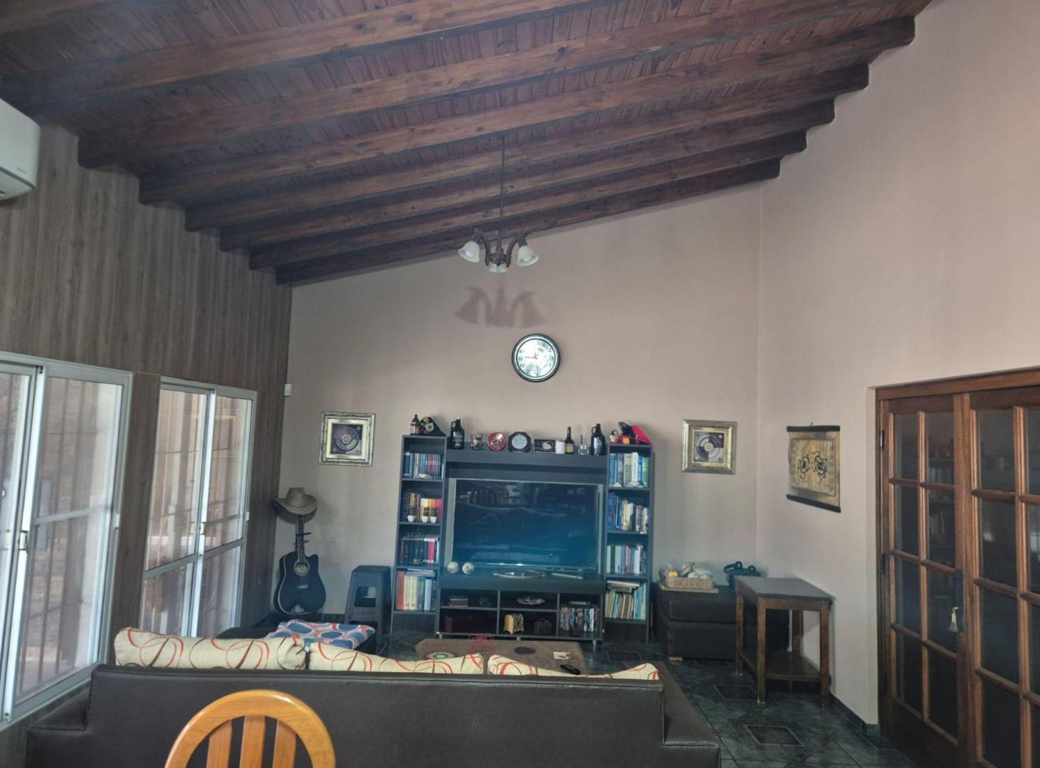 Foto de Casa de gran tamaño y jerarquía en Rivadavia MZA., imagen 4