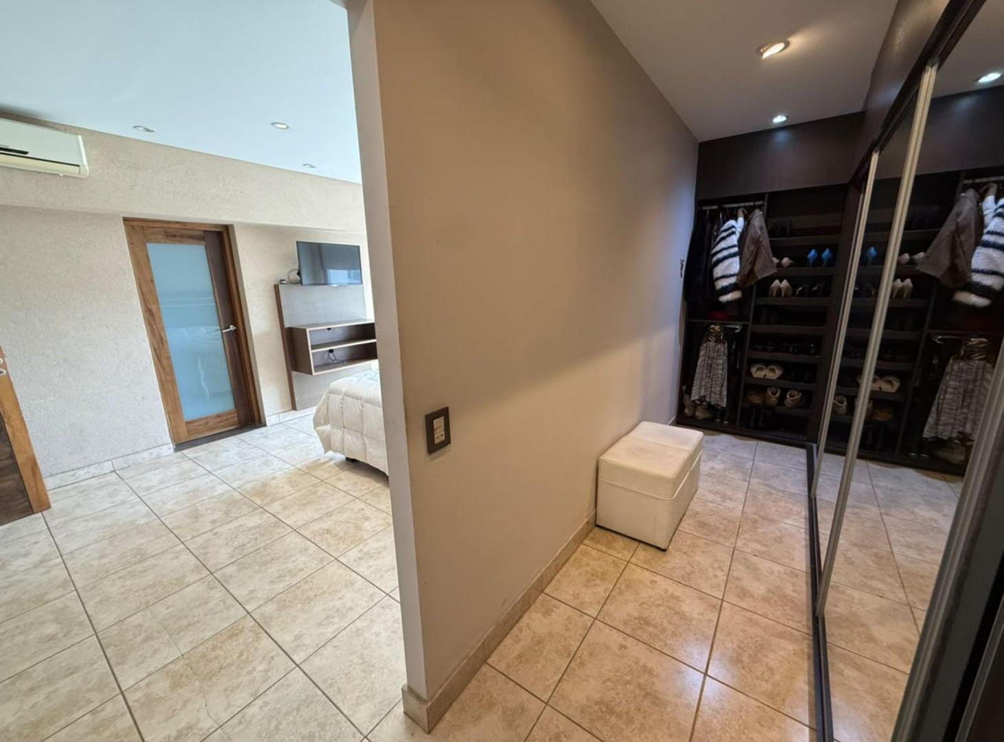 Foto de CASA A LA VENTA DE CATEGORIA EN ALTO CHALLAO., imagen 3