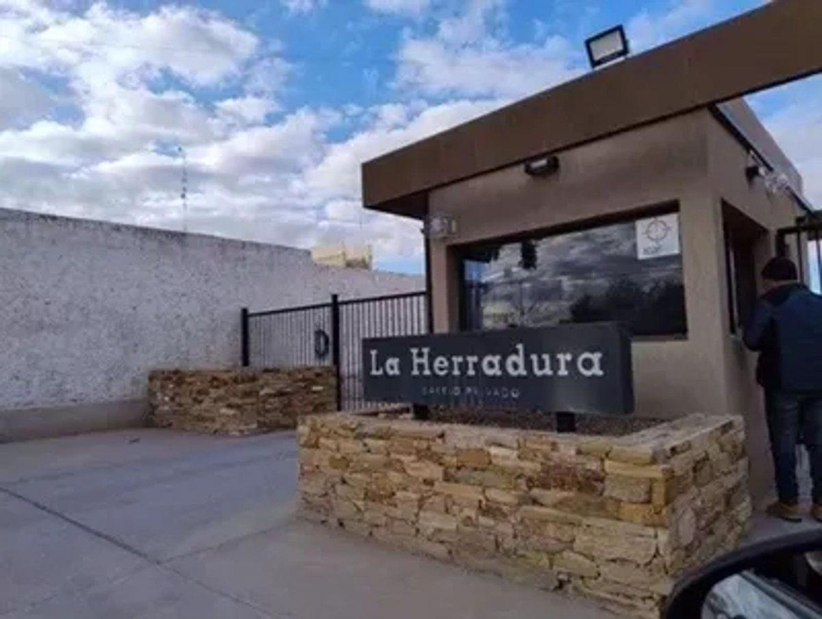 Foto de CASA Y LOTE EN POZO EN BARRIO LA HERRADURA MAIPÚ, imagen 1