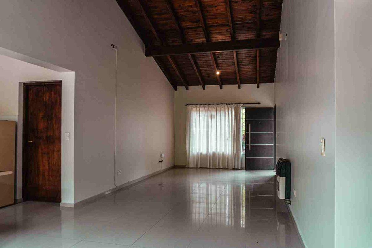 Foto de CASA 2 DORMITORIOS 800 MTS. COLEGIO MARISTAS, imagen 3
