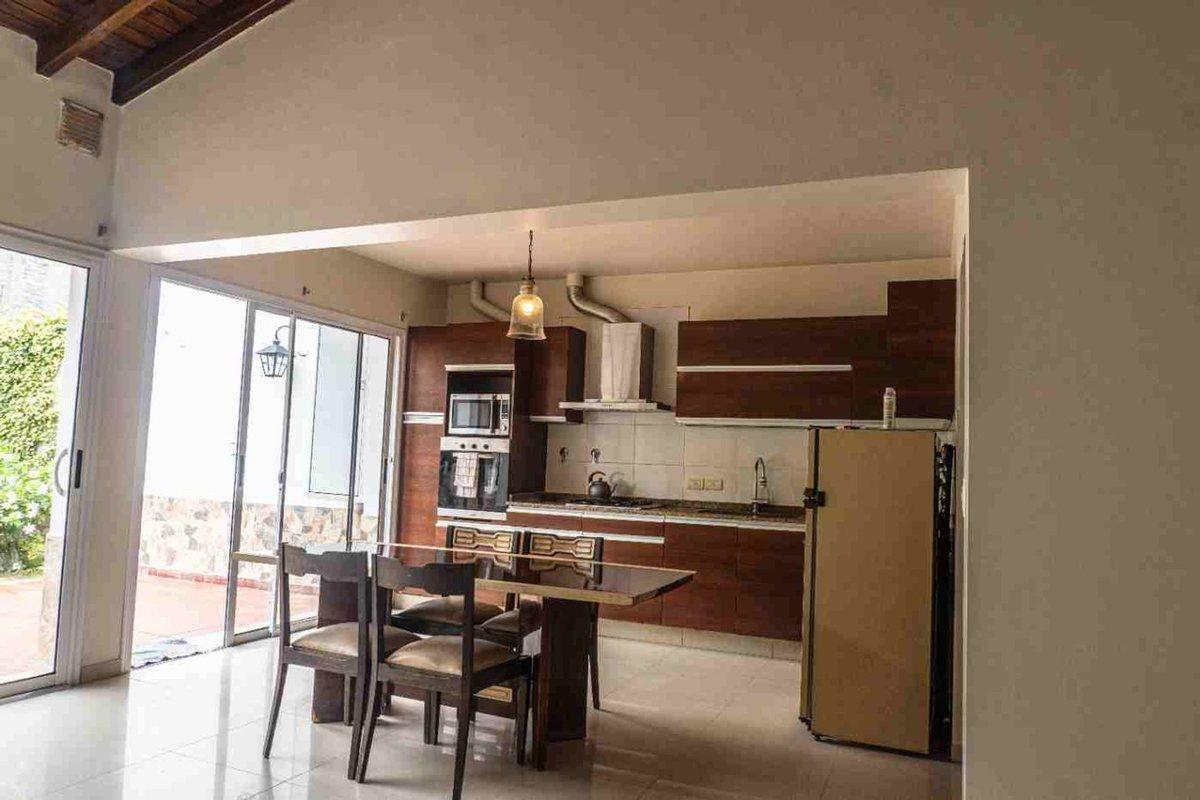 Foto de CASA 2 DORMITORIOS 800 MTS. COLEGIO MARISTAS, imagen 4