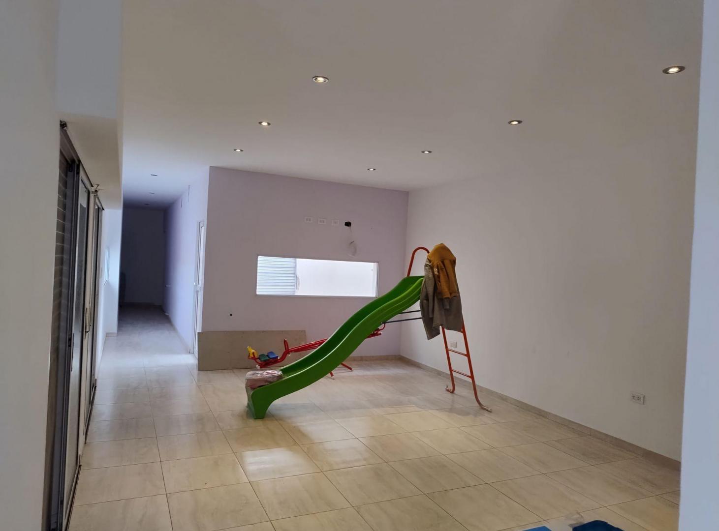 Foto de CASA 3 HAB. PILETA Y COCHERA DOBLE - SAN MARTIN, imagen 3