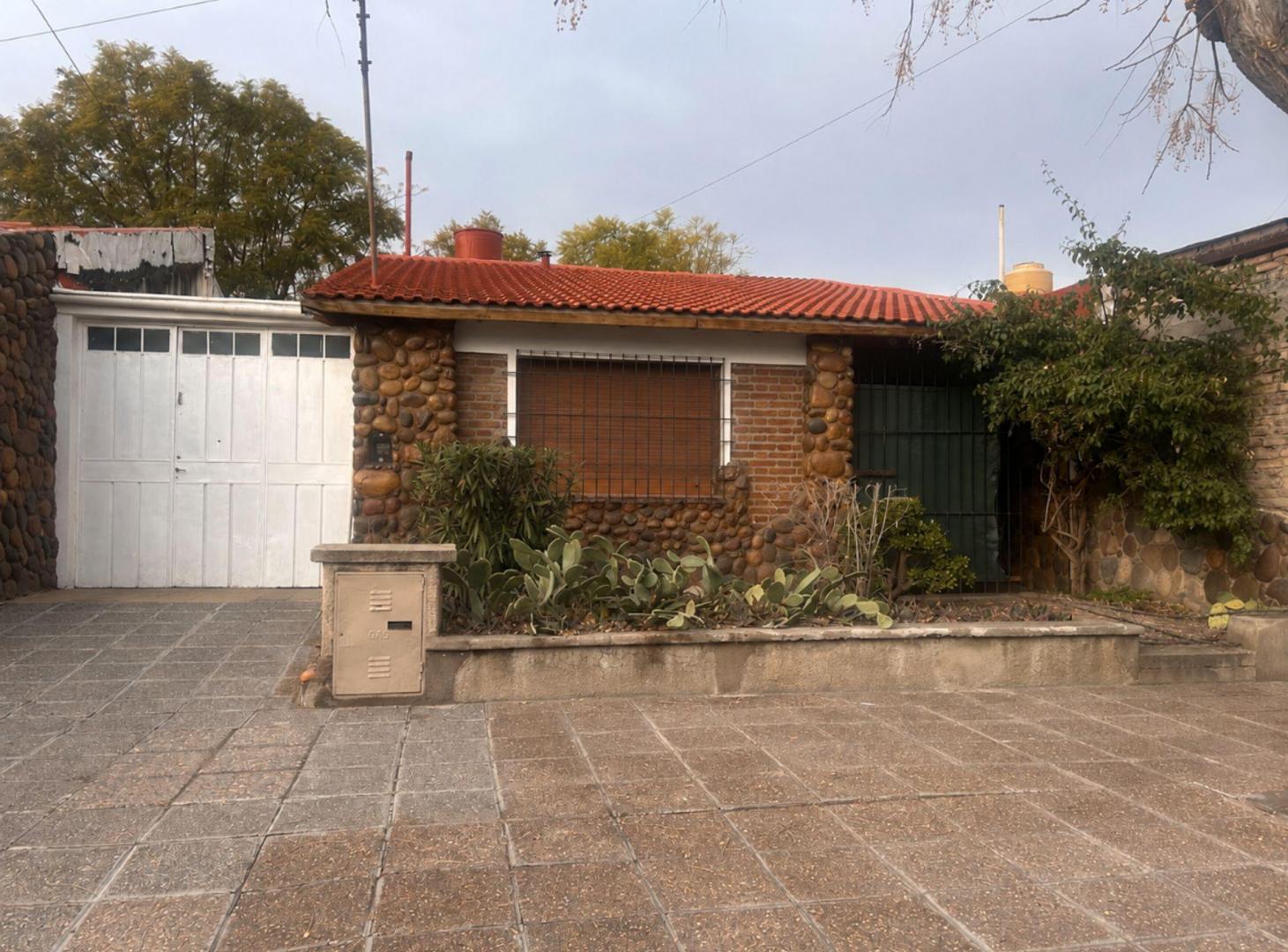 Foto de Venta casa 3 dormitorios B° San Ignacio Godoy Cruz, imagen 4