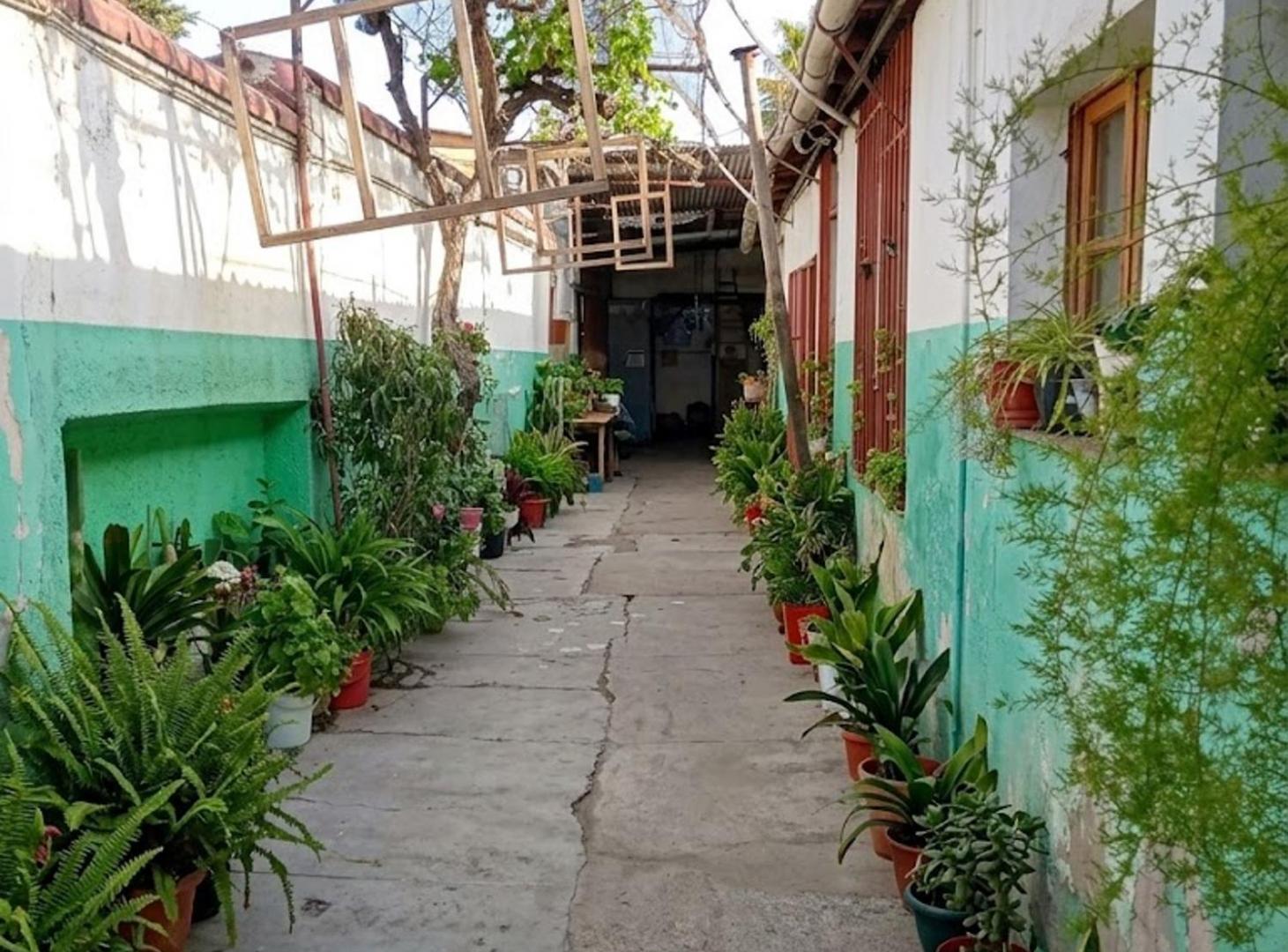 Foto de CASA AMPLIA , CON GALPON APTO TALLER MECANICO, imagen 3