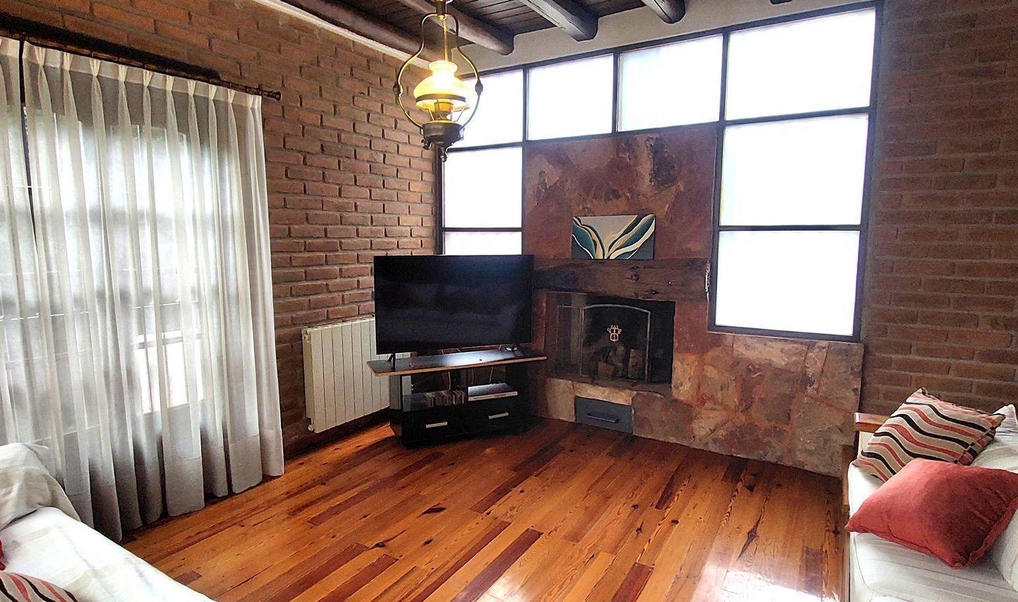 Foto de CASA EN VENTA EN EL CORAZÓN DE CHACRAS DE CORIA, imagen 3