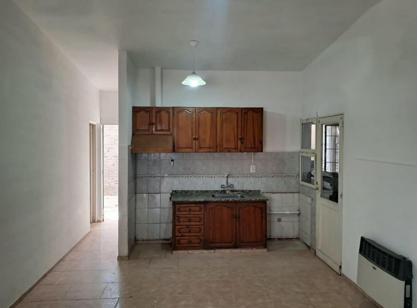 Foto de VENTA CASA + 2 DEPTOS CALLE RIVADAVIA LUJAN, imagen 5
