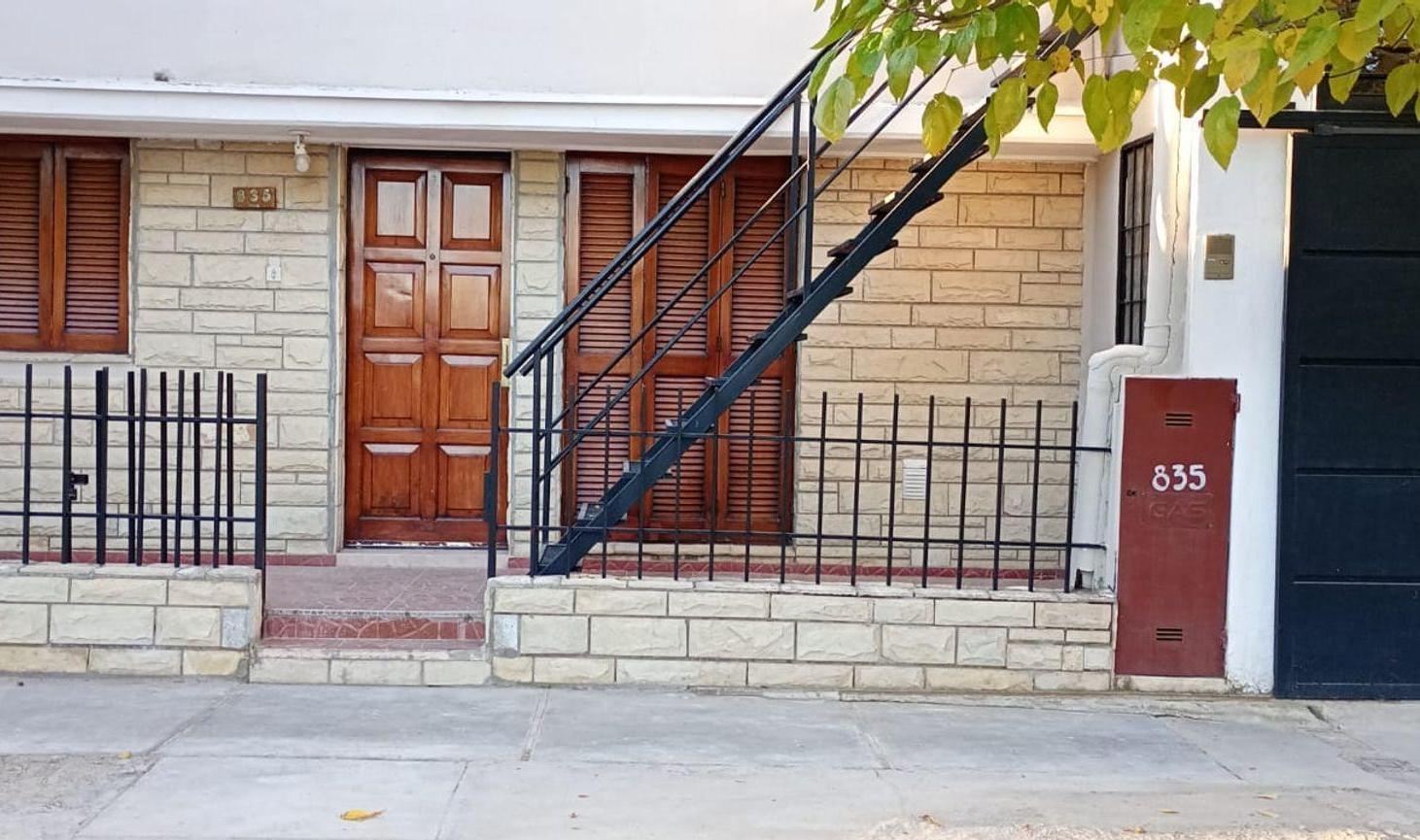 Foto de VENTA CASA + 2 DEPTOS CALLE RIVADAVIA LUJAN, imagen 1