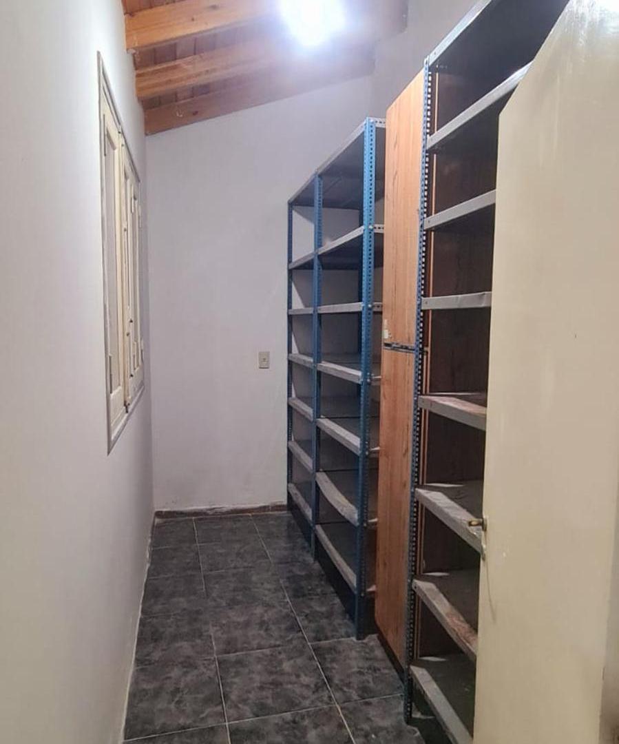 Foto de CASA CON 4 LOCALES COMERCIAL - PLAZA GODOY CRUZ, imagen 4