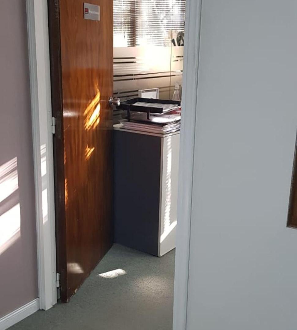 Foto de SEMIPISO DE OFICINAS EN CENTRO DE MENDOZA, imagen 2