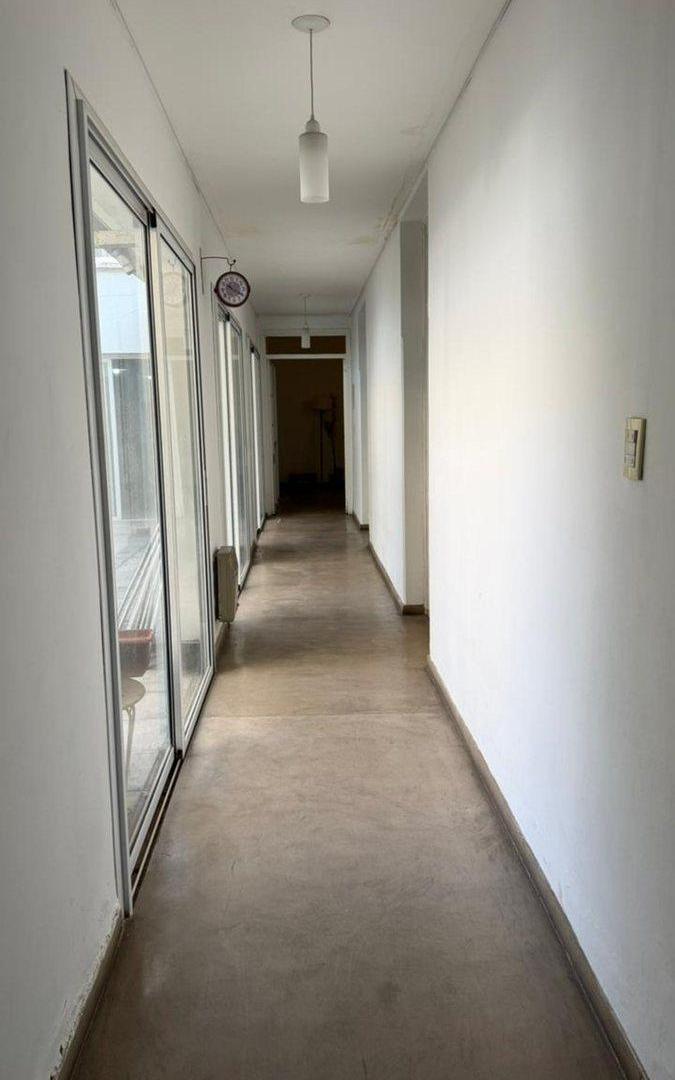 Foto de CASA ESQUINA CON SALON INDEPENDIENTE, imagen 2