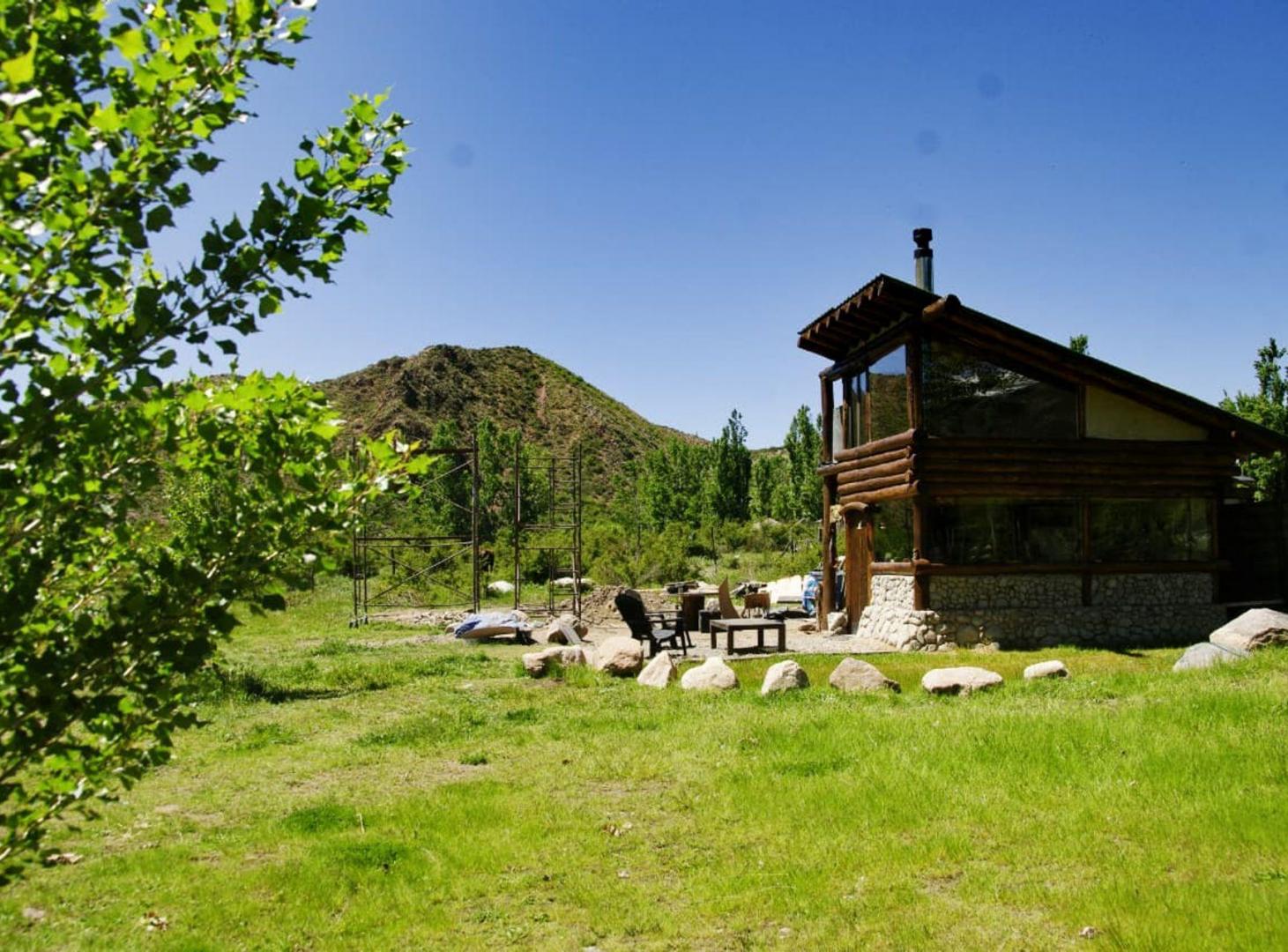 Foto de Venta de Cabaña con amplio terreno en Tunuyan, imagen 1