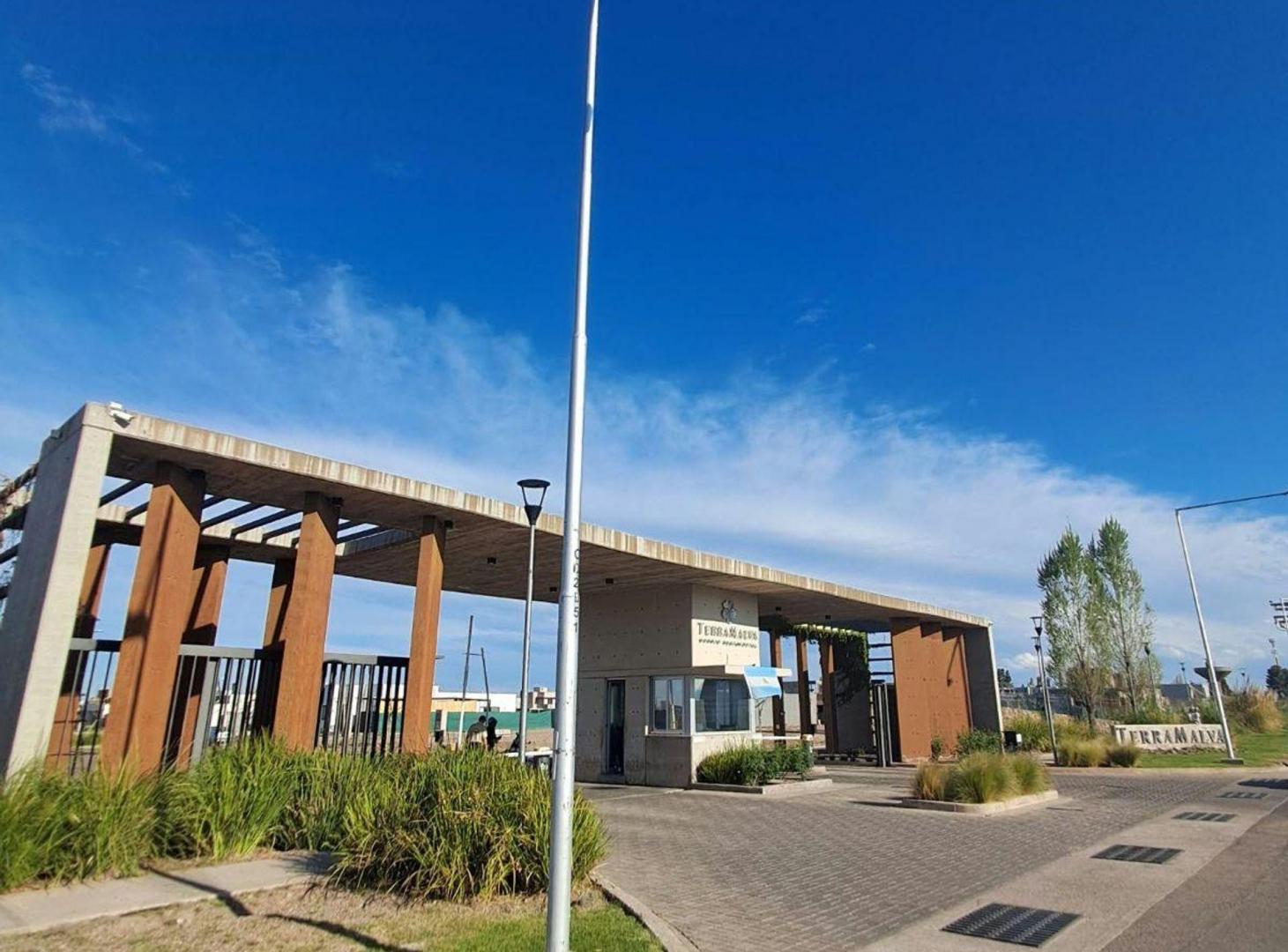 Foto de OPORTUNIDAD DE LOTE EN BARRIO TERRA MALVA, imagen 2