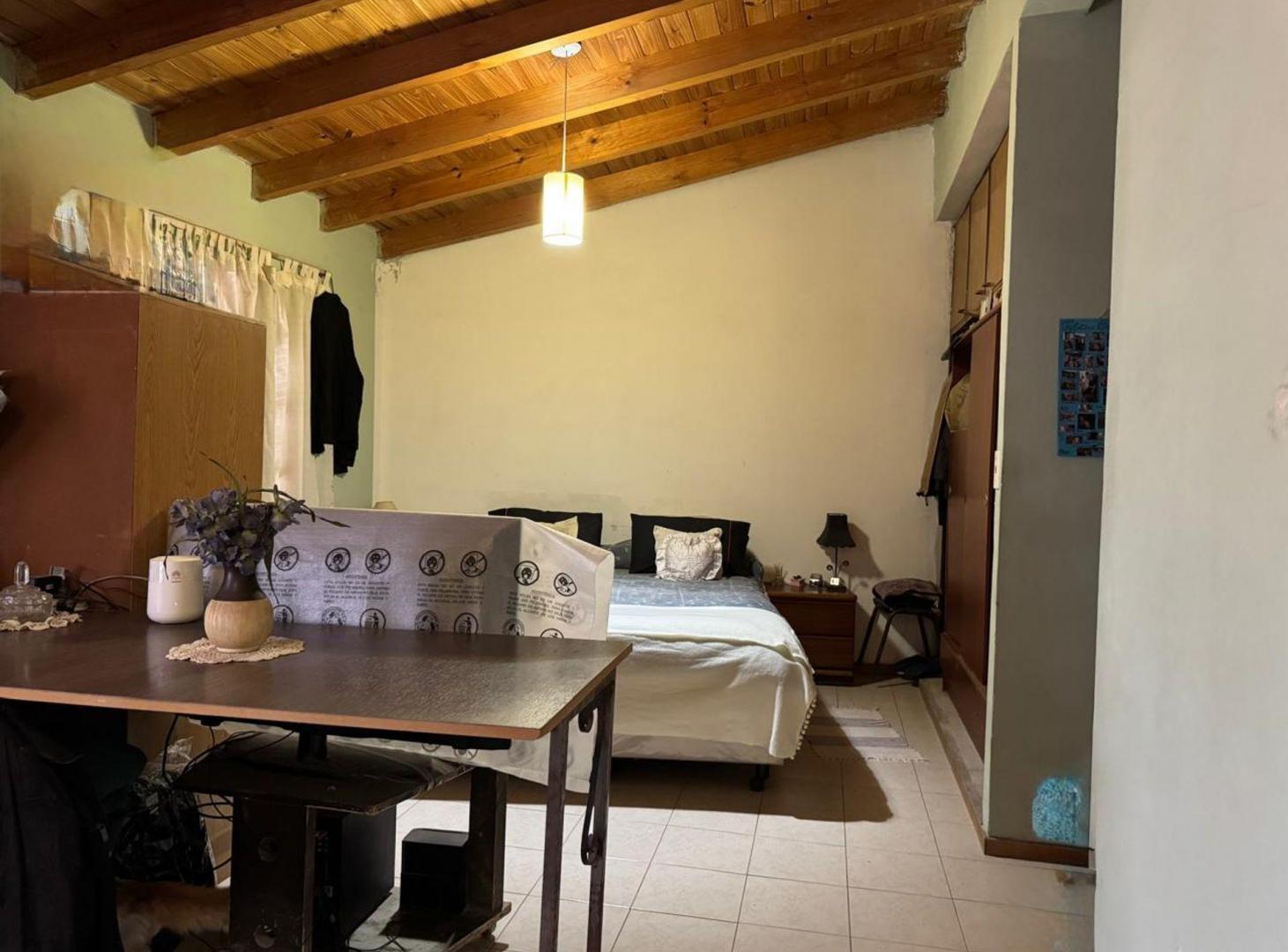 Foto de VENTA CASA DOS PLANTAS SEXTA SECCION, imagen 3