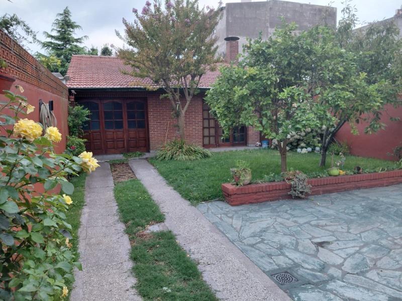 Venta Casa de 4 amb con garage Zona San Juan