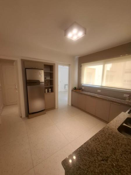 Venta 4 ambientes con balcon zona centro