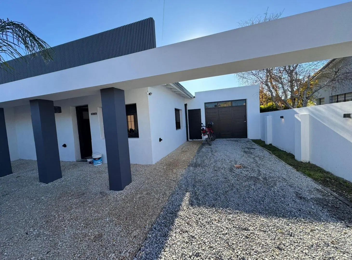 VENTA CASA 3 AMBIENTES BARRIO LOS PINARES 4