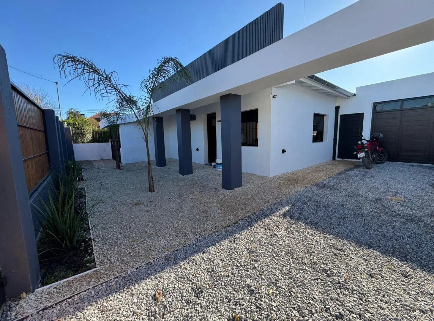 VENTA CASA 3 AMBIENTES BARRIO LOS PINARES 3