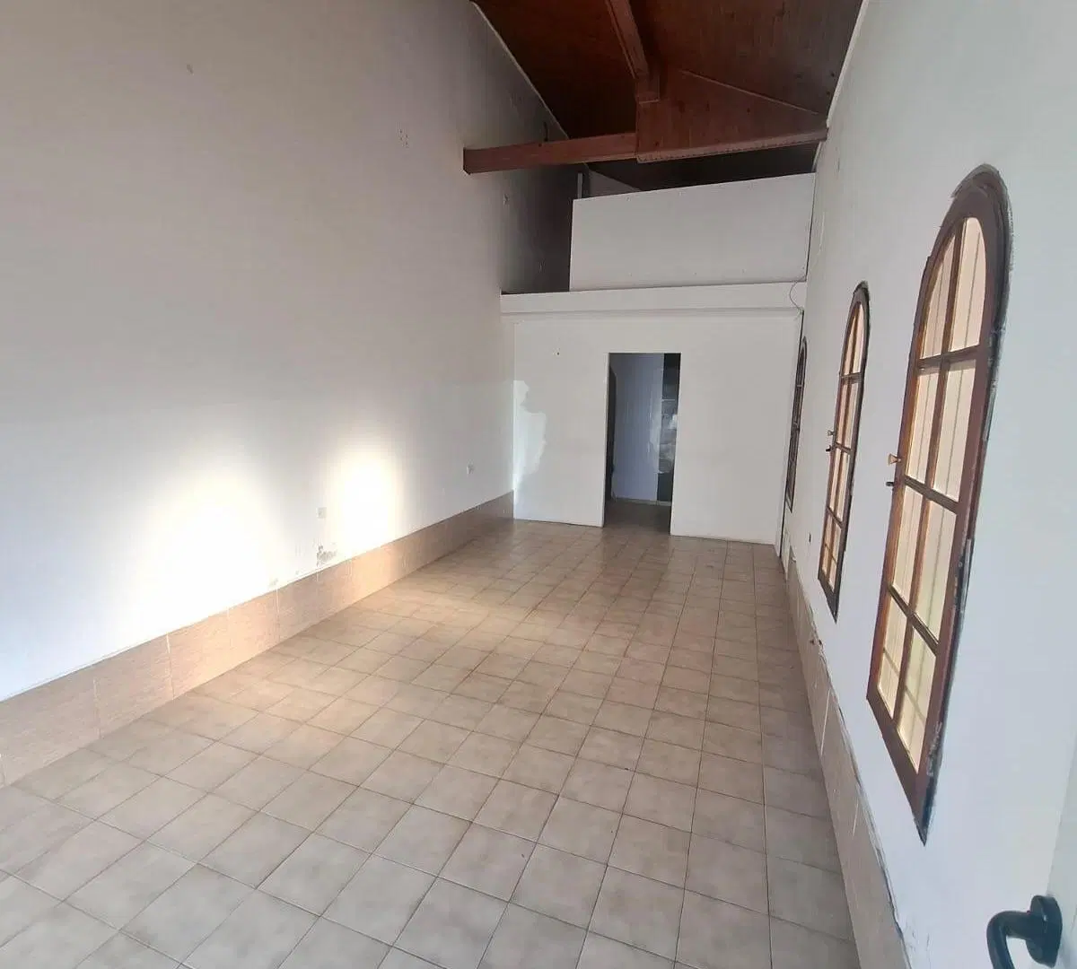 Alquiler local comercial a la calle zona constitucion 4