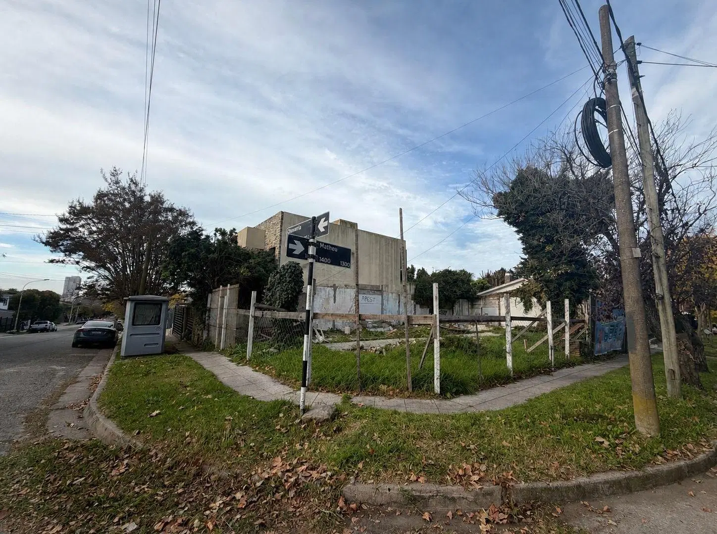 VENTA LOTE DE INVERSION EN ESQUINA RESIDENCIAL - R7 - LOS TRONCOS 8