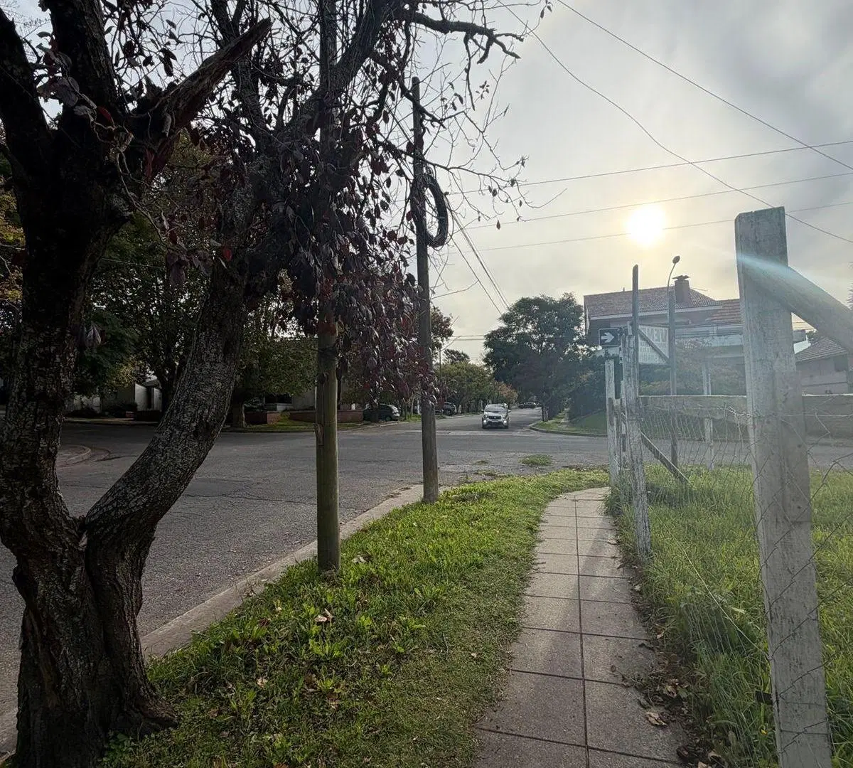 VENTA LOTE DE INVERSION EN ESQUINA RESIDENCIAL - R7 - LOS TRONCOS 3