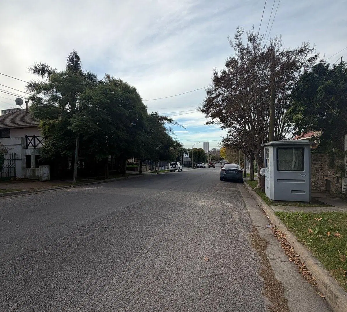 VENTA LOTE DE INVERSION EN ESQUINA RESIDENCIAL - R7 - LOS TRONCOS 5