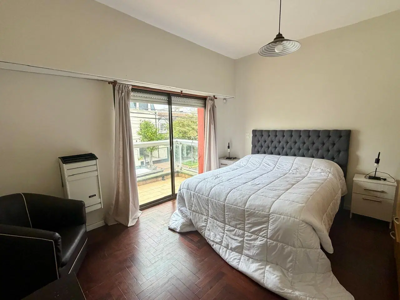 Venta departamento 3 ambientes en La Perla 5