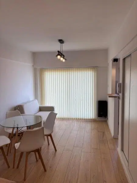 Venta monoambiente zona Guemes 5