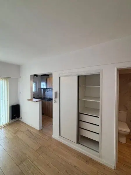 Venta monoambiente zona Guemes 2