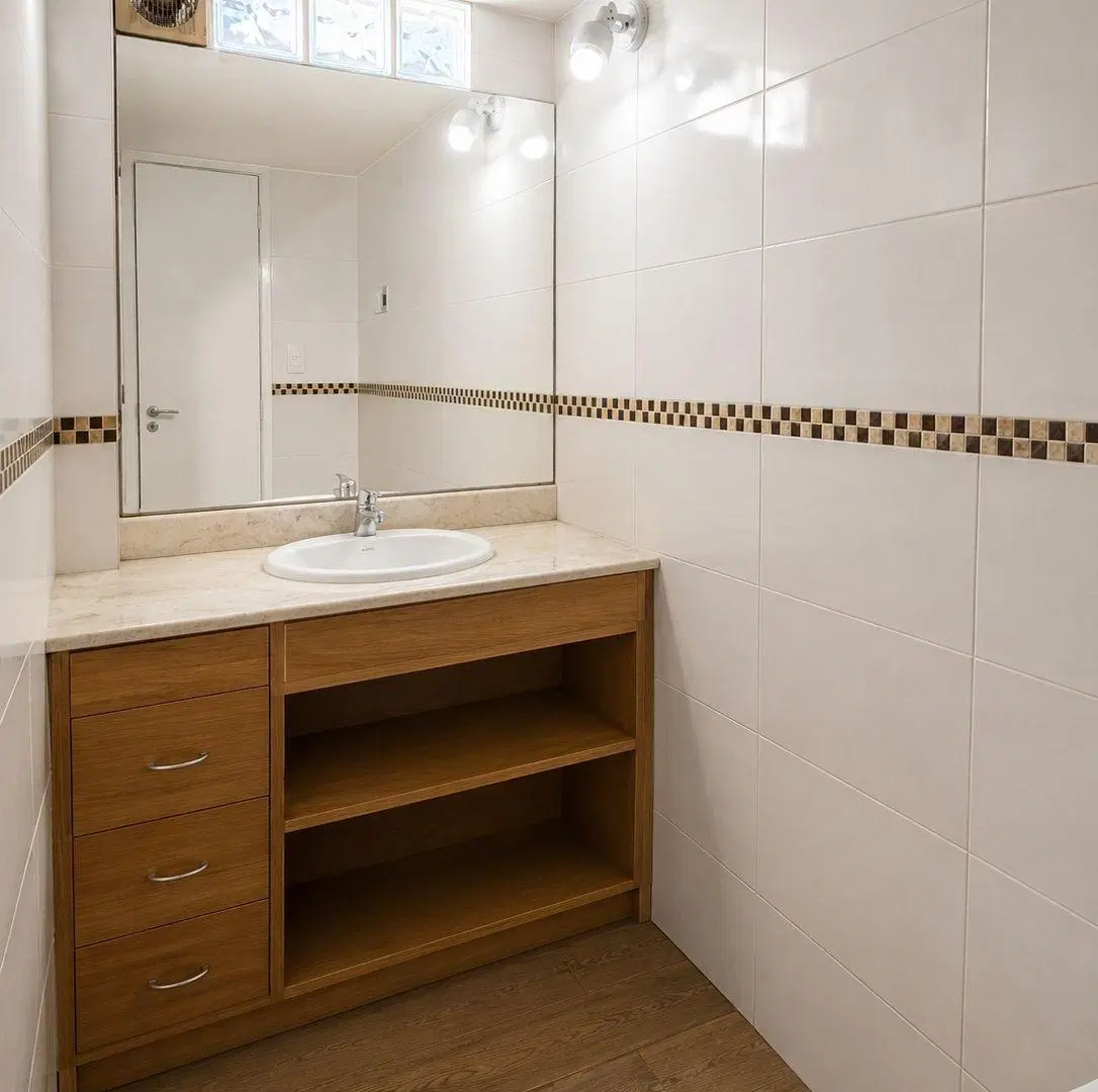 Venta casa 4 amb con departamento 2 ambi en Barrio Aeroparque 3